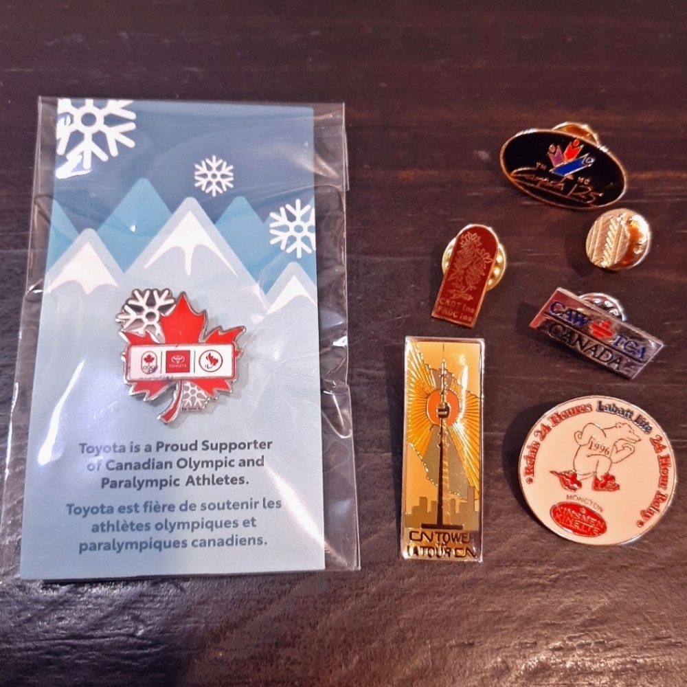 Vintage Set Of Pins Canada Olympics CN Tower Labatts Beer Canadian Souvenir